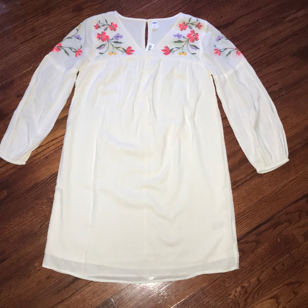 Floral embroidered sleeve dress
